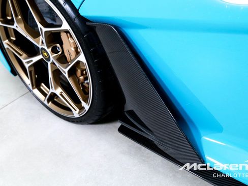 Used 2025 Lamborghini Revuelto AWD/4WD image 35