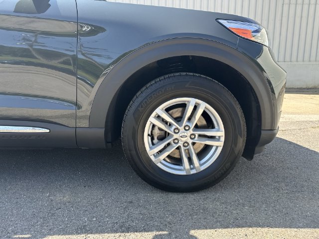 Used 2023 Ford Explorer XLT AWD/4WD image 26