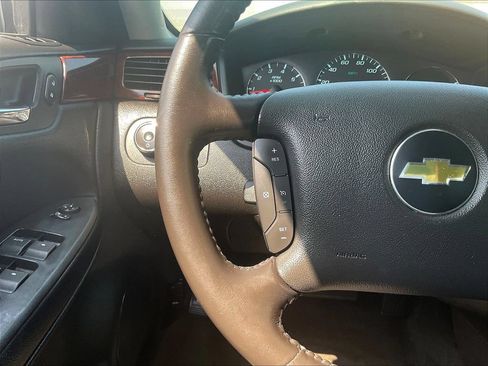 Used 2011 Chevrolet Impala LT FWD image 11