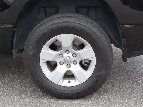 Used 2023 RAM 1500 Big Horn AWD/4WD image 32