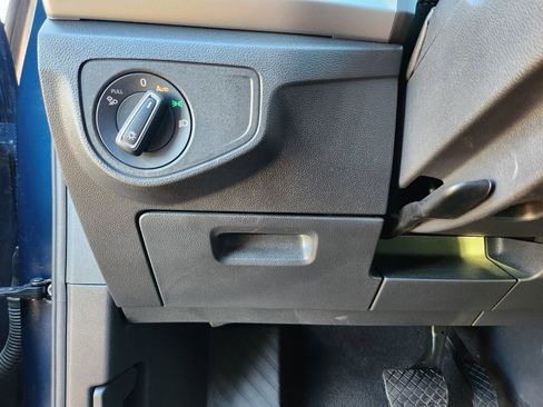 Used 2022 Volkswagen Atlas Cross Sport SE image 27