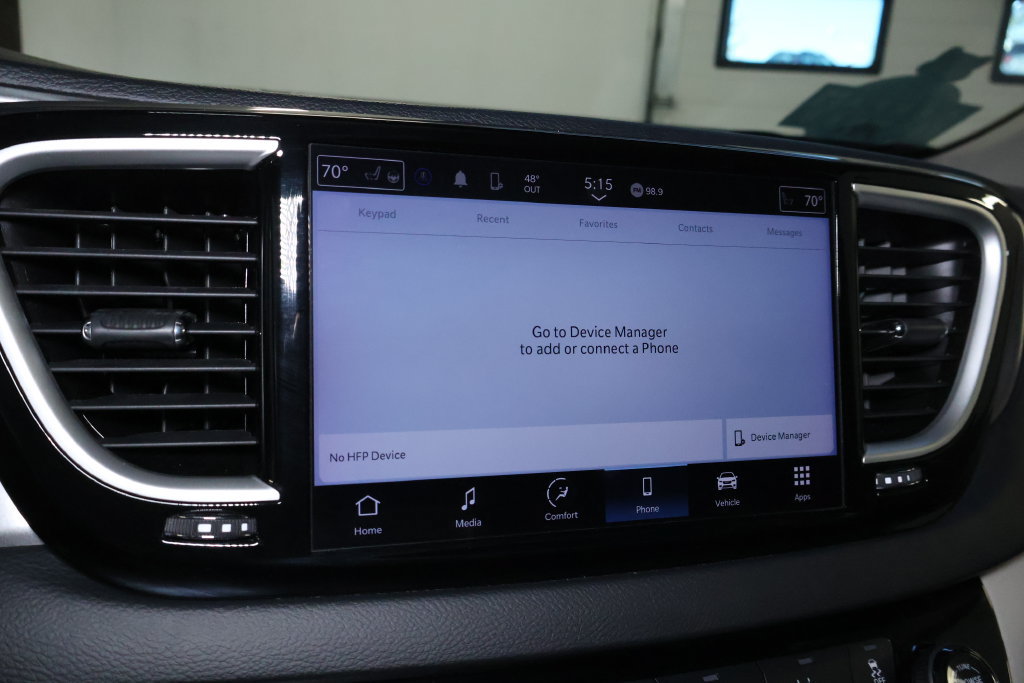Used 2023 Chrysler Pacifica Touring-L FWD image 29
