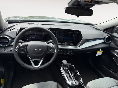 New 2026 Chevrolet Trax LT FWD image 15