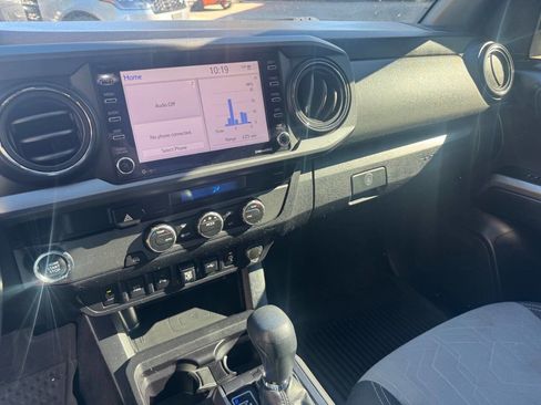 Used 2021 Toyota Tacoma TRD Off-Road image 18