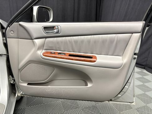 Used 2006 Toyota Camry XLE FWD Sedan 3.0L 6-Cyl image 23