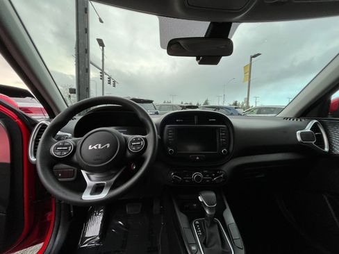 Used 2025 Kia Soul LX w/ LX Technology Package image 33