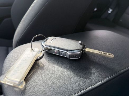 Used 2025 Kia Soul LX w/ LX Technology Package image 22