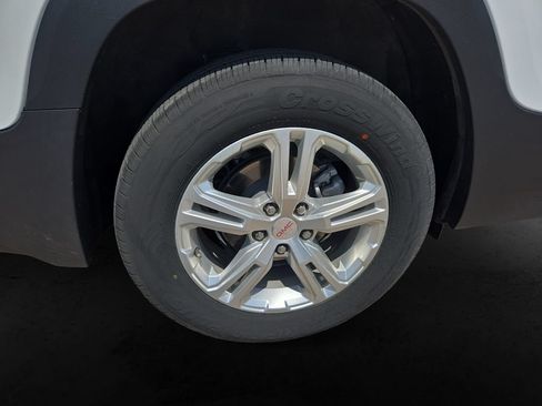 Used 2024 GMC Terrain SLE FWD image 12