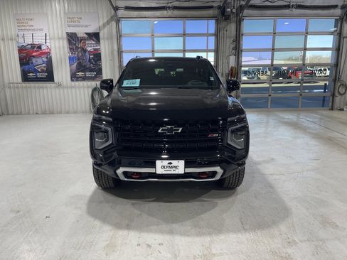 Used 2026 Chevrolet Suburban Z71 w/ Z71 Off-Road Package image 3