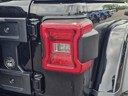 Used 2024 Jeep Wrangler Unlimited Rubicon 392 AWD/4WD image 12