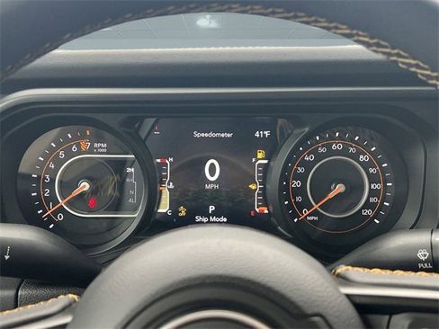 New 2025 Jeep Gladiator Sport w/ Premium Package image 18