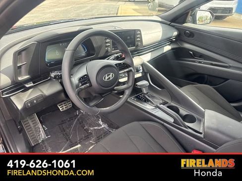 Used 2025 Hyundai Elantra Sport FWD image 14