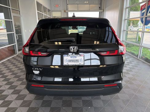 Used 2025 Honda CR-V LX image 5