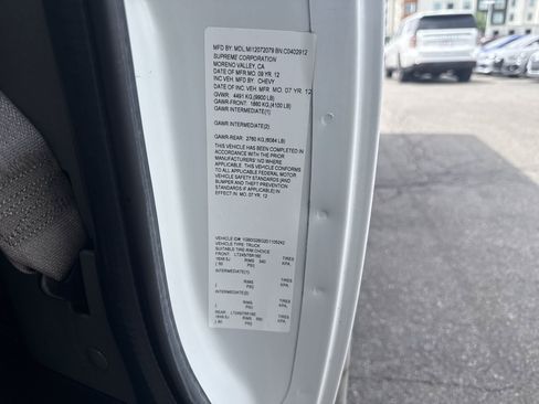 Used 2013 Chevrolet Express 3500 w/ Chrome Appearance Package RWD image 24