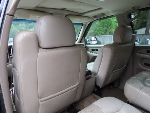 Used 2001 Chevrolet Suburban 2500 LT w/ LT Preferred Equipment Group AWD/4WD image 14