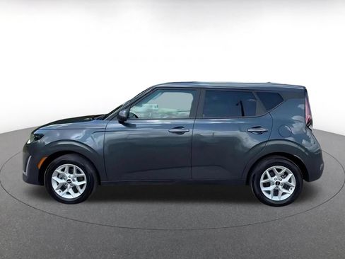 Used 2025 Kia Soul LX w/ LX Technology Package FWD image 9