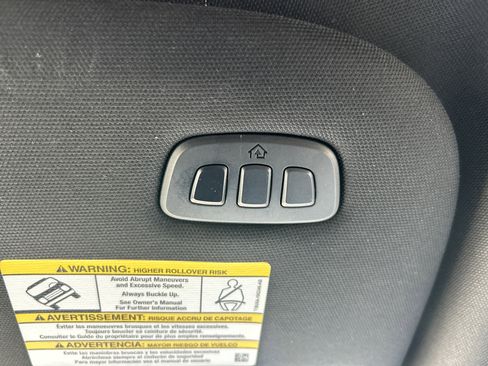 Used 2022 Ford F250 Lariat w/ Black Appearance Package image 31