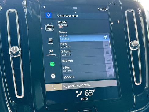 Used 2020 Volvo XC40 T5 Momentum w/ Protection Package Premier image 14