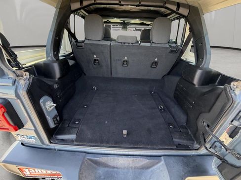 Used 2024 Jeep Wrangler Unlimited Sahara AWD/4WD image 35