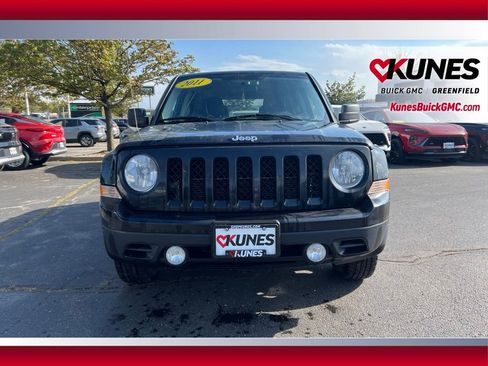 Used 2011 Jeep Patriot Latitude AWD/4WD image 14
