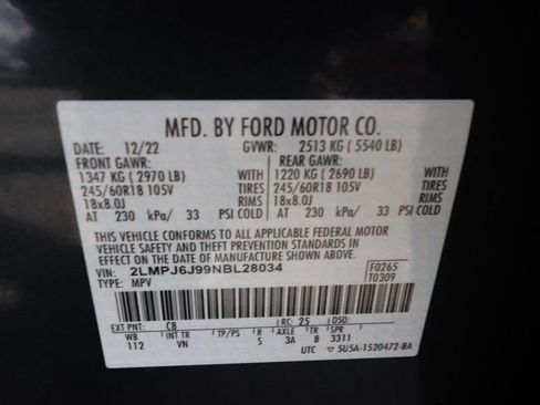 Used 2022 Lincoln Nautilus FWD w/ Premium Package image 9