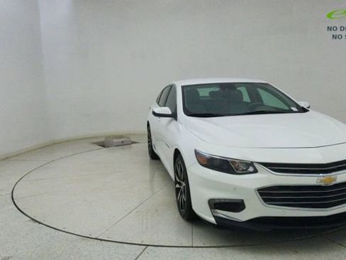 Used 2018 Chevrolet Malibu LT w/ Driver Confidence Package FWD image 65