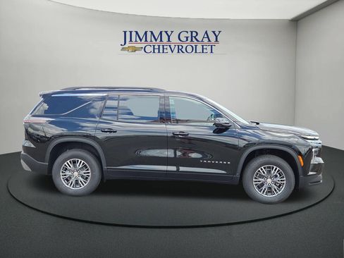 New 2026 Chevrolet Traverse LT w/ Driver Confidence Package FWD image 6