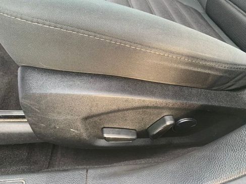 Used 2018 Ford Fusion SE FWD image 12