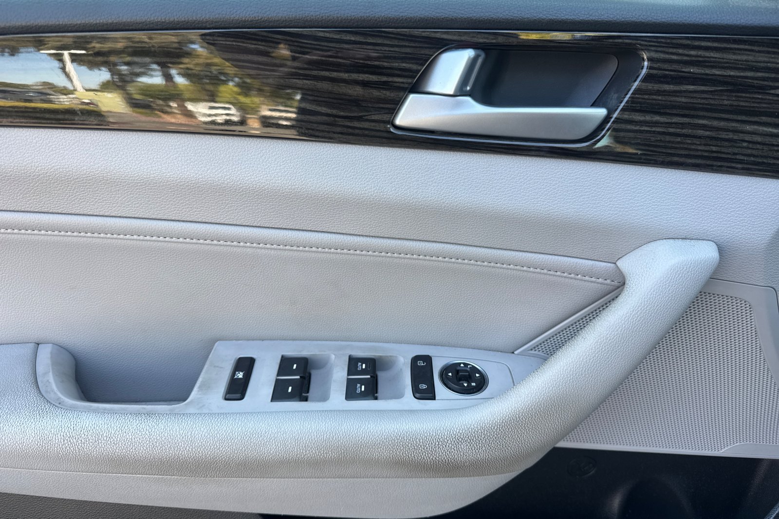Used 2016 Hyundai Sonata Limited FWD image 12