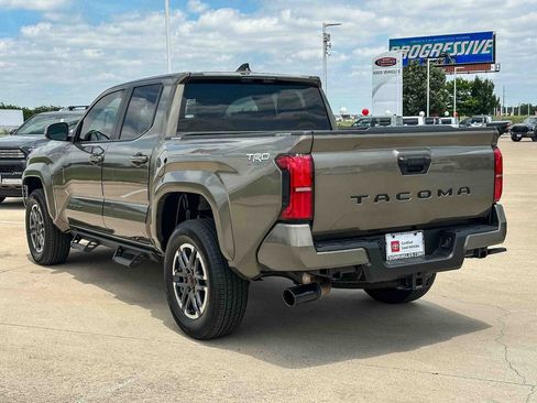 Used 2026 Toyota Tacoma TRD Sport RWD image 5