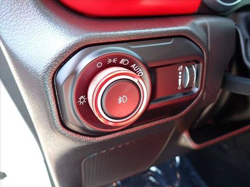 Used 2023 Jeep Wrangler Unlimited Rubicon w/ Cold Weather Group AWD/4WD image 14