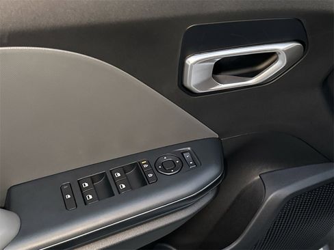 New 2025 Kia K4 LXS image 16