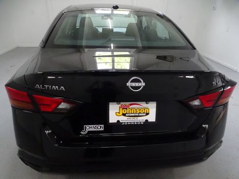 Used 2024 Nissan Altima 2.5 SV FWD image 19