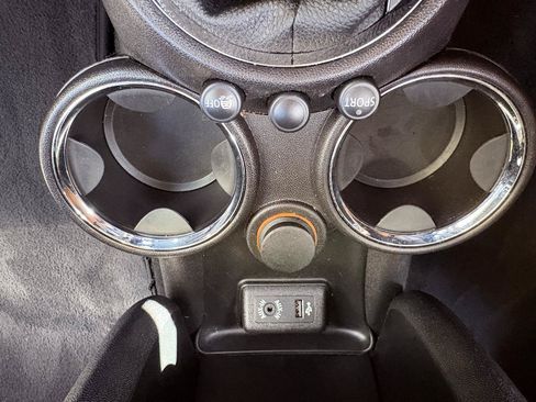Used 2013 MINI Cooper Convertible FWD image 38