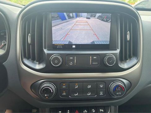 Used 2022 Chevrolet Colorado Z71 AWD/4WD image 22