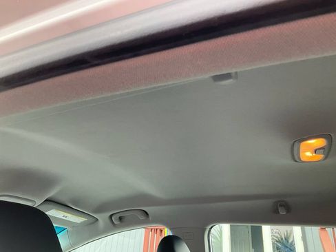 Used 2017 Chevrolet Bolt Premier FWD image 31