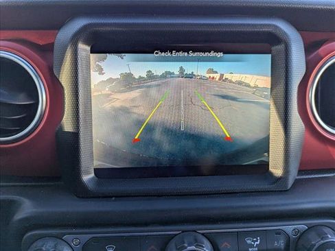 Used 2022 Jeep Wrangler Unlimited Rubicon image 18