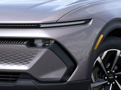 New 2026 Chevrolet Equinox EV LT image 11