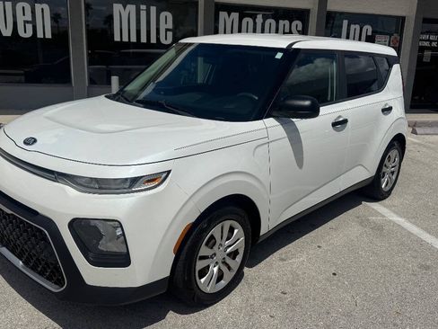 Used 2020 Kia Soul LX FWD image 1