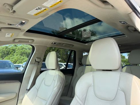 Used 2022 Volvo XC90 T6 Inscription w/ Lounge Package AWD/4WD image 22