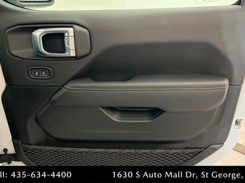 Used 2022 Jeep Gladiator Overland image 22