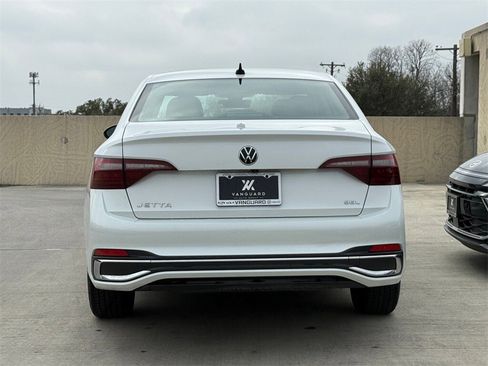 Used 2022 Volkswagen Jetta SEL image 8