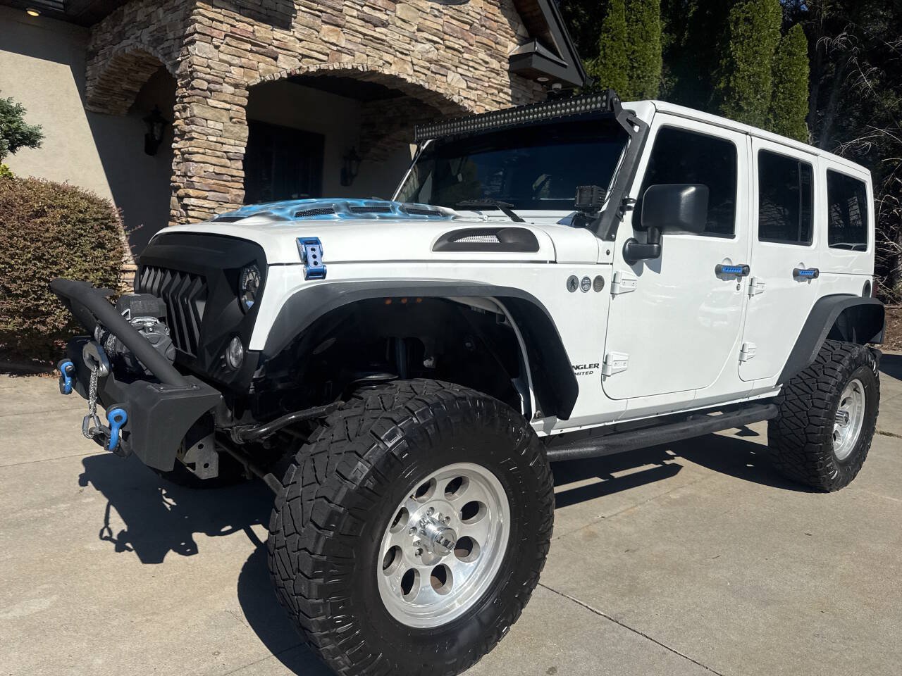 Used 2015 Jeep Wrangler Unlimited Rubicon w/ Connectivity Group AWD/4WD image 29