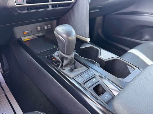 Used 2025 Toyota Camry SE image 32