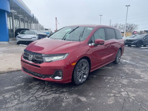 New 2026 Honda Odyssey Touring image 2