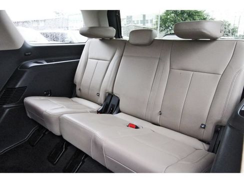Used 2023 Ford Expedition XLT RWD image 12
