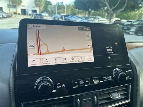 Used 2023 Nissan Armada SL w/ Captain's Chairs Package image 20