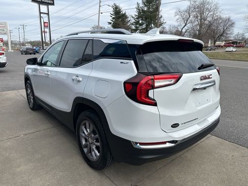 Used 2024 GMC Terrain SLT w/ Infotainment Package II image 7