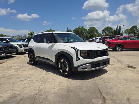 New 2027 Kia Seltos S FWD image 2