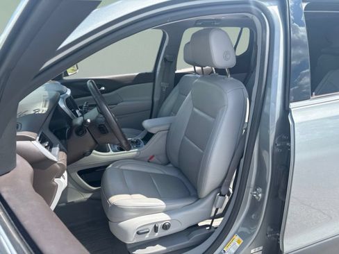 Used 2023 GMC Acadia SLT w/ Preferred Package FWD image 23